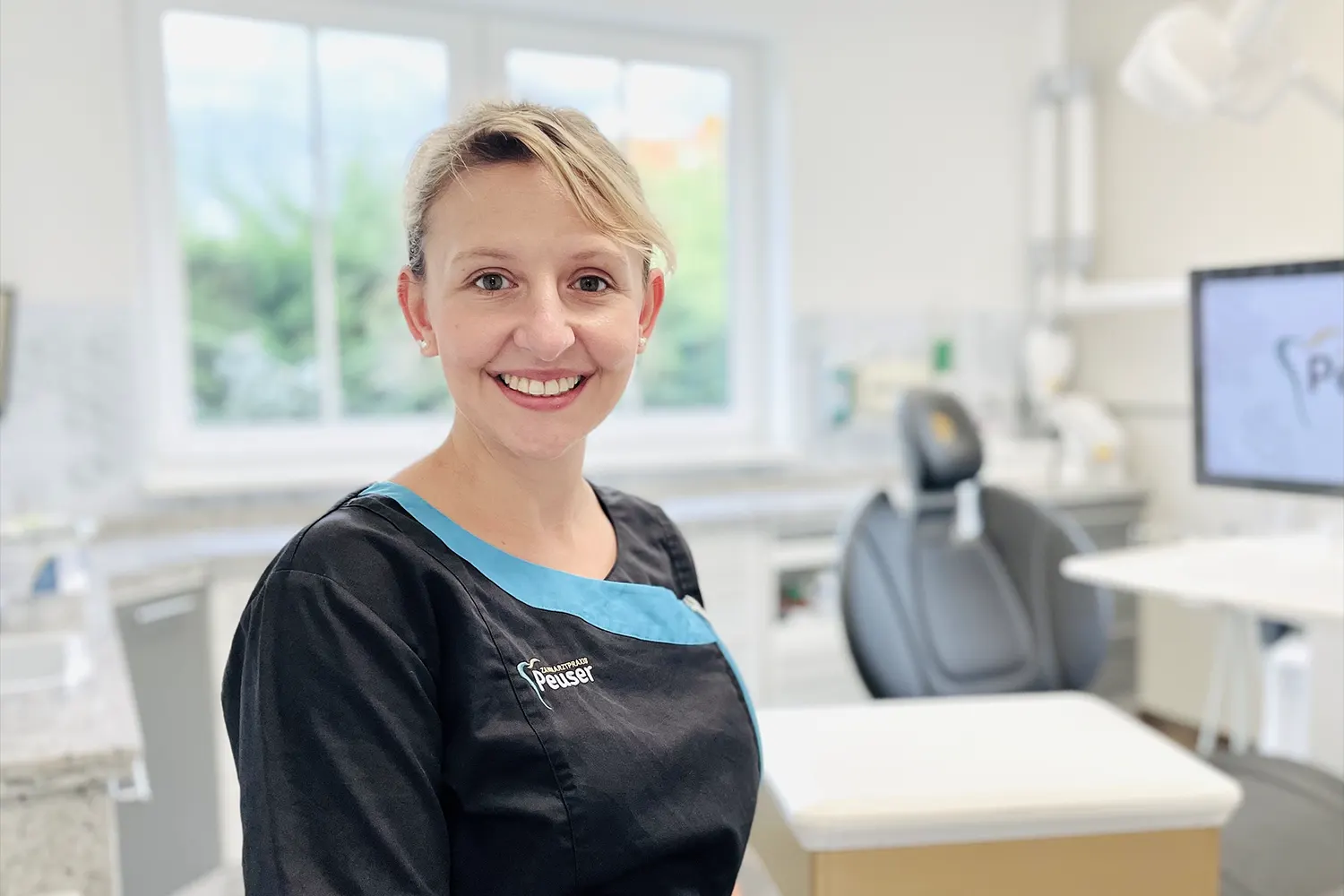 Monique - Zahnmedizinische Fachangestellte